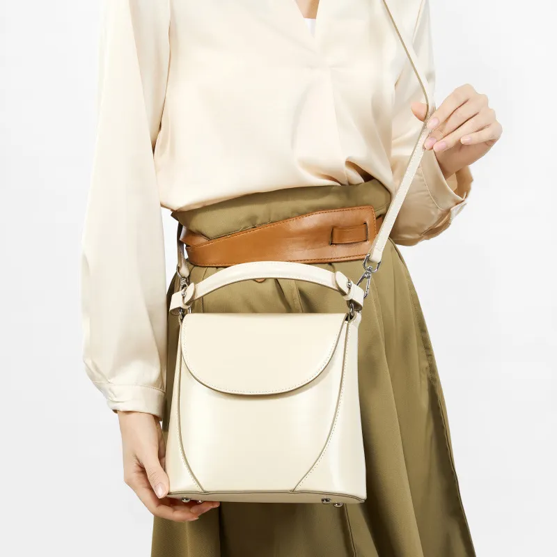 PESASRIE Cow Leather One Shoulder Handbag Women's Brown/Black/White-11