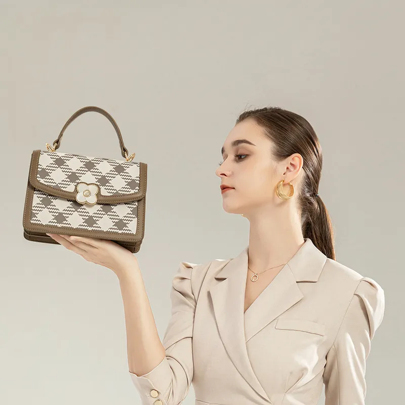 PESASRIE PVC Shoulder Bag, Crossbody Bag, Handbag Women's Plaid White-4