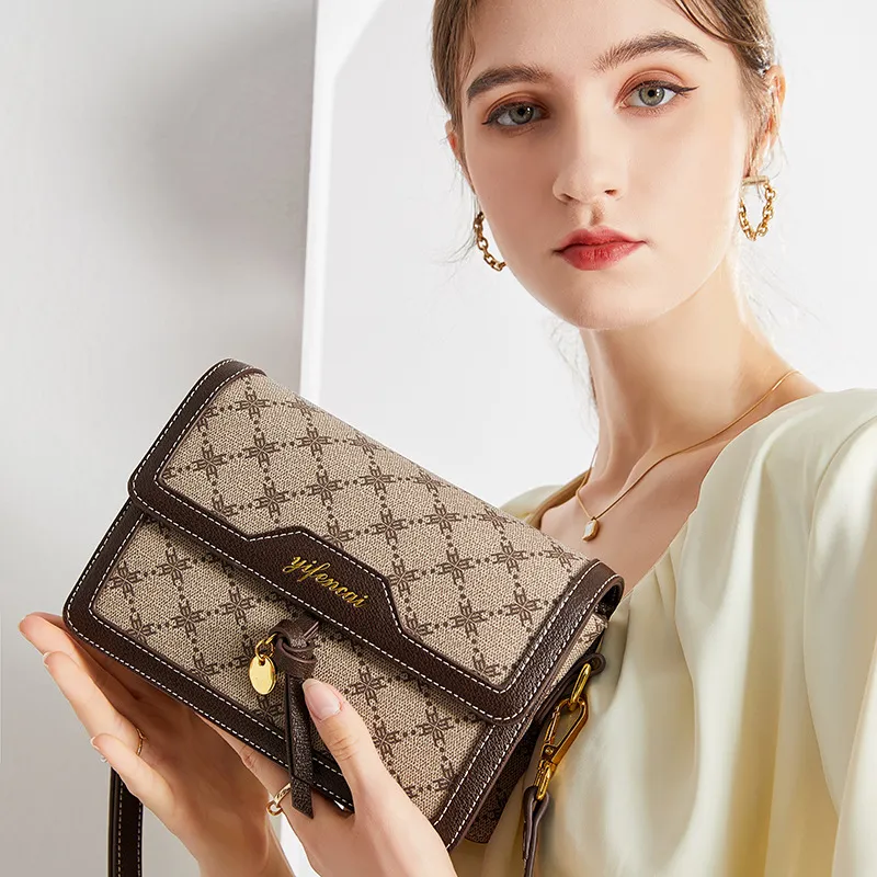 PESASRIE PVC Shoulder Bag, Crossbody Bag Women's Coffee-1