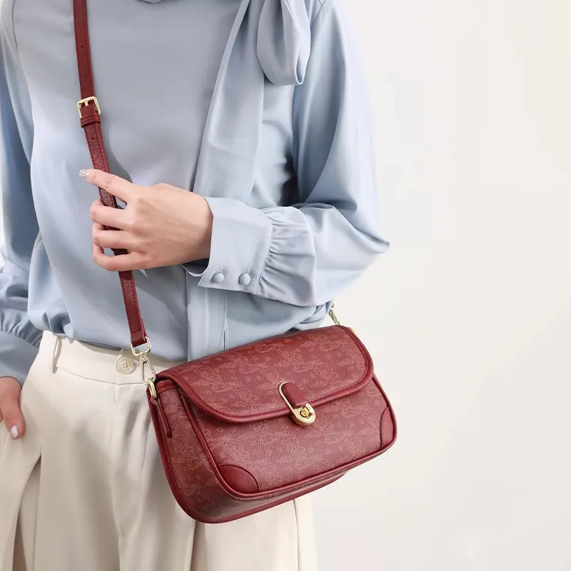 PESASRIE PVC Shoulder Bag Women's Burgundy-4