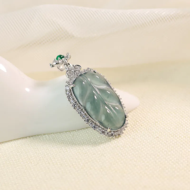 Qingjing Ice Type Pendants Unisex-5