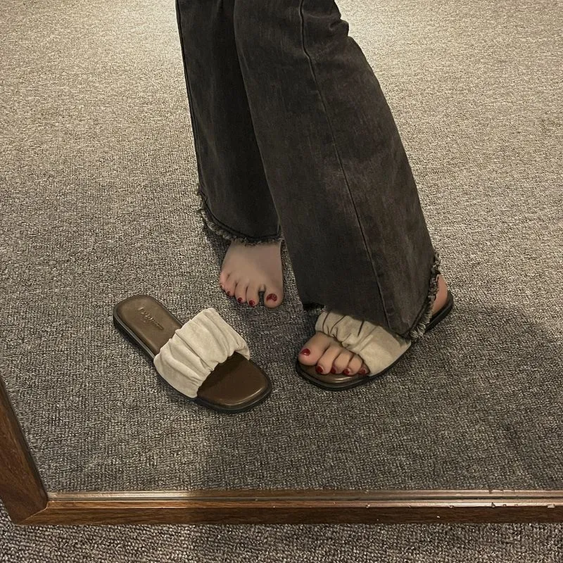 Qiao Anju Slippers Brown, Black Ecru-11