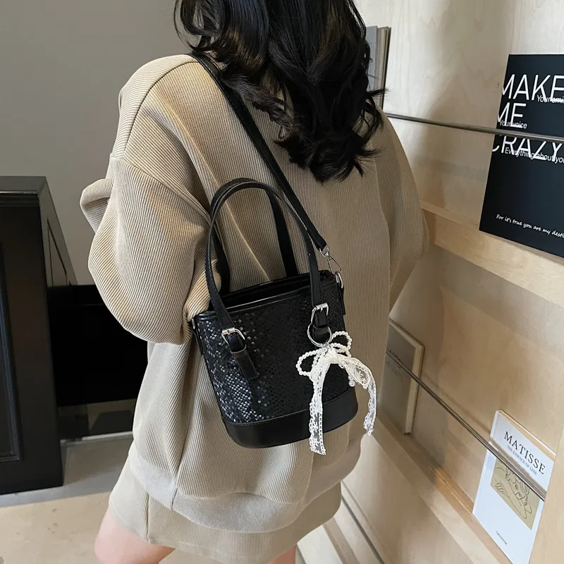 Yi Brigade PU Bucket Bag, Shoulder Bag, Crossbody Bag, Handbag Regular Women's Black/Ecru/Silver/Coffee-2