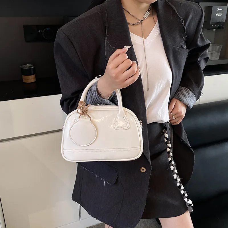 Yi Brigade PU One Shoulder Handbag Women's Black/White/Yellow/Blue-1
