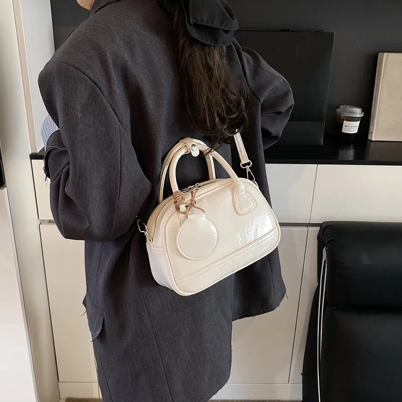 Yi Brigade PU One Shoulder Handbag Women's Black/White/Yellow/Blue-3