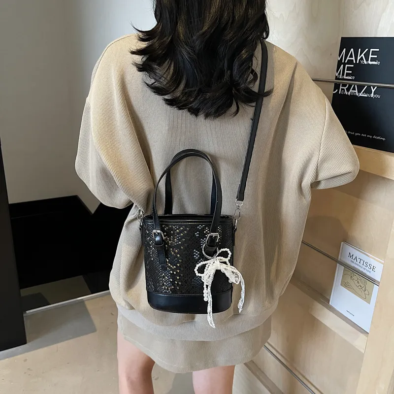 Yi Brigade PU Bucket Bag, Shoulder Bag, Crossbody Bag, Handbag Regular Women's Black/Ecru/Silver/Coffee-3