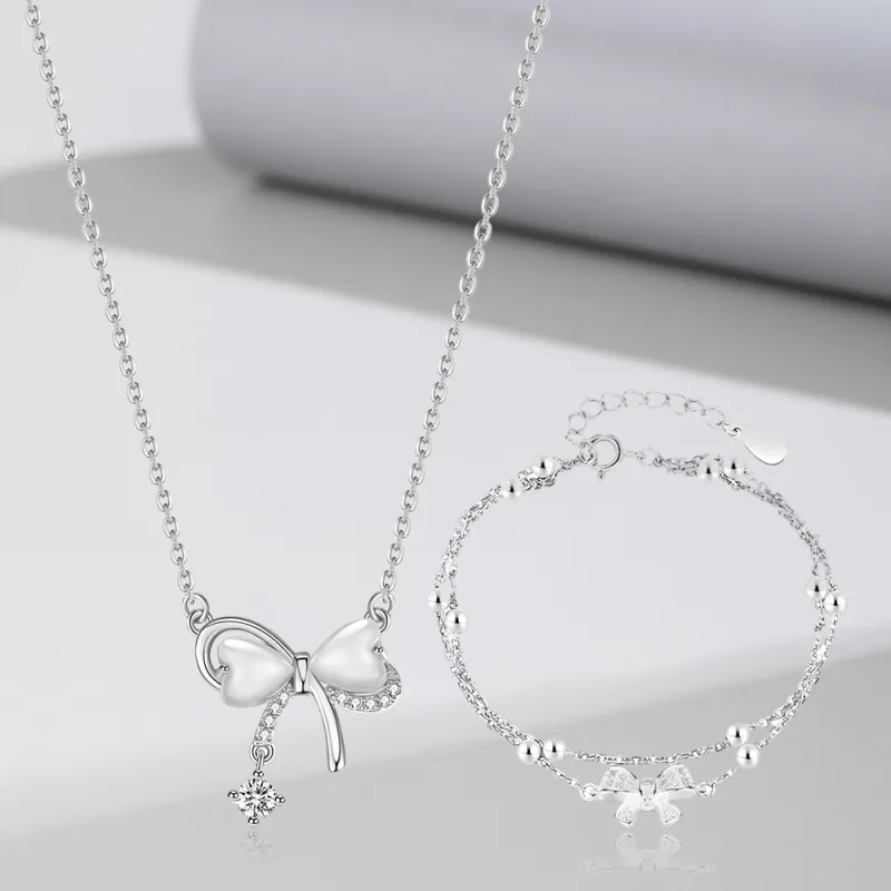 MOREL Glass Cat Eye Necklaces Unisex-1