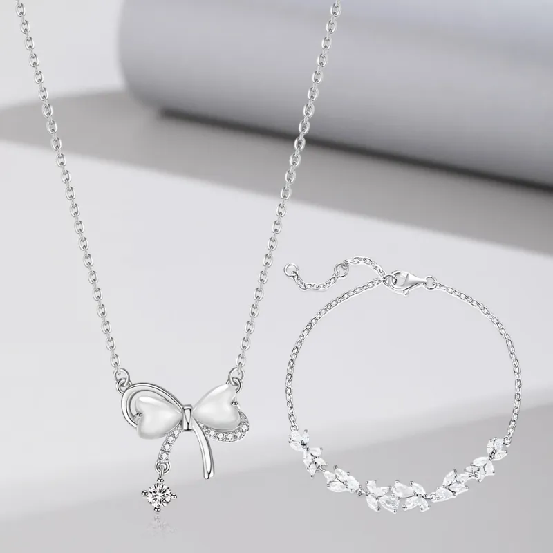 MOREL Glass Cat Eye Necklaces Unisex-1