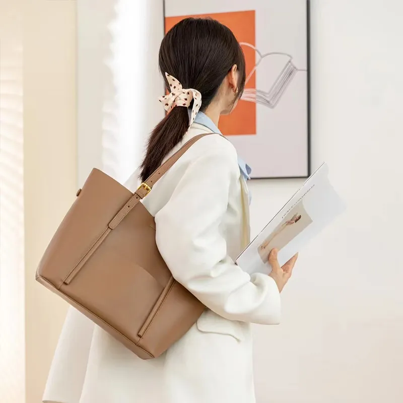 COCOEVA Cow Leather Shoulder Bag With Adjustable Shoulder Strap Commute Tote Regular Women's Caramel/Black-4