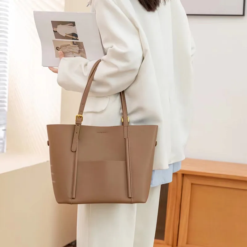 COCOEVA Cow Leather Shoulder Bag With Adjustable Shoulder Strap Commute Tote Regular Women's Caramel/Black-3