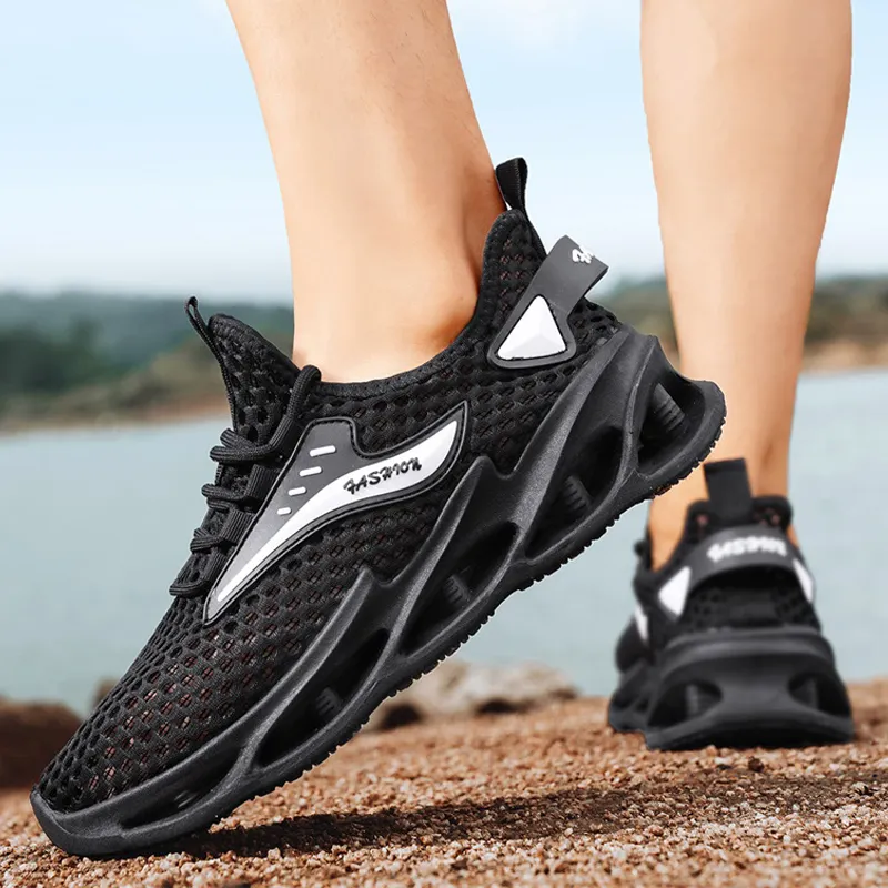 Baibianzhiheren Breathable And Lightweight River Trekking Shoes Men's-2