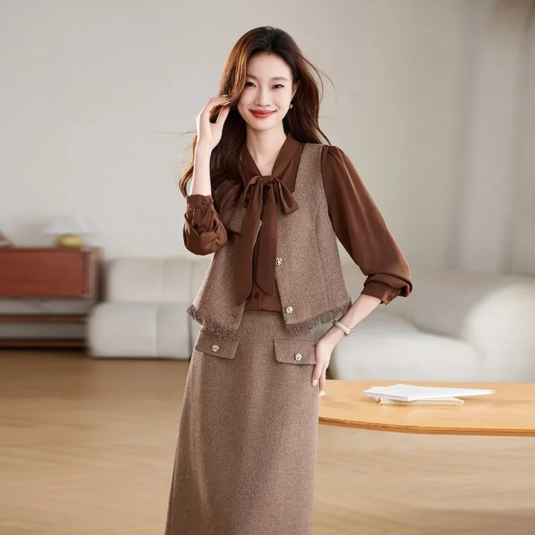 PIERRE CARDIN Skirt Set Women's Image Color-5