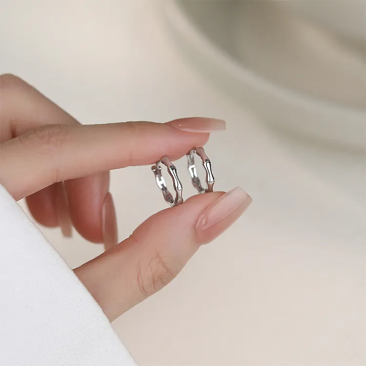 JOLLY NOTE Everyday Versatile Commute Elegant And Stylish Good Luck Earrings Unisex-1