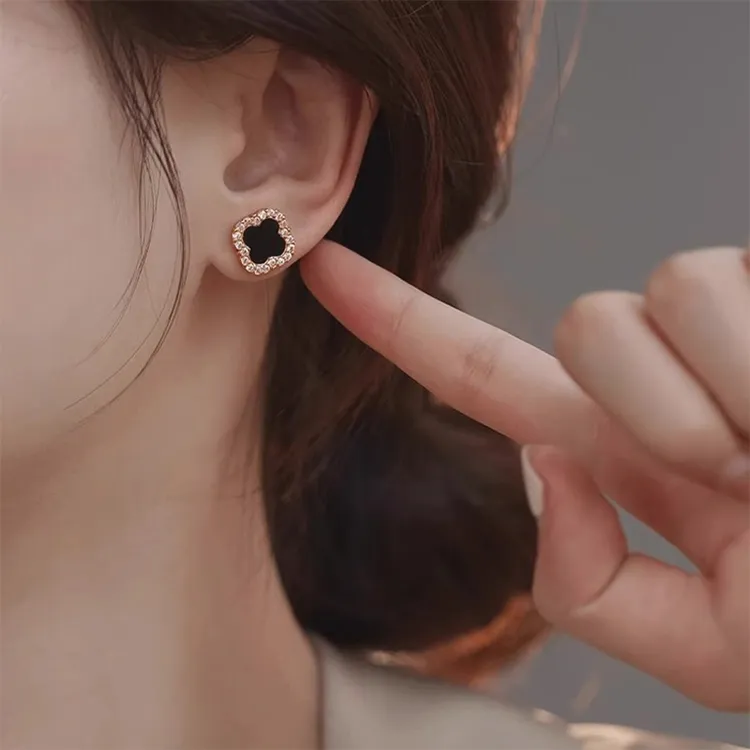 JOLLY NOTE Winter Atmosphere Feeling Stud Earrings Women's Good Luck-5