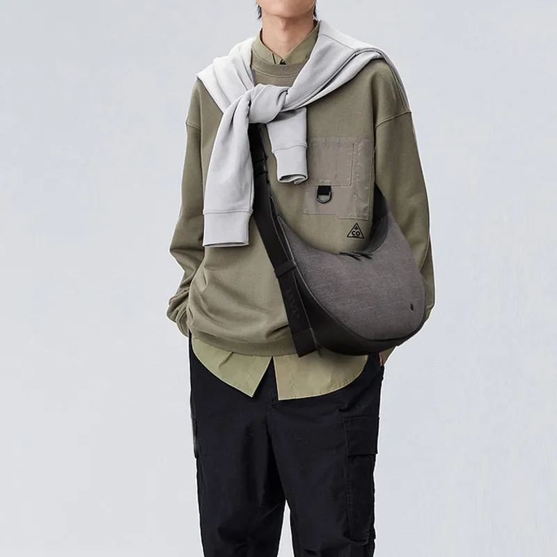 BVP Crossbody Bags Black-6
