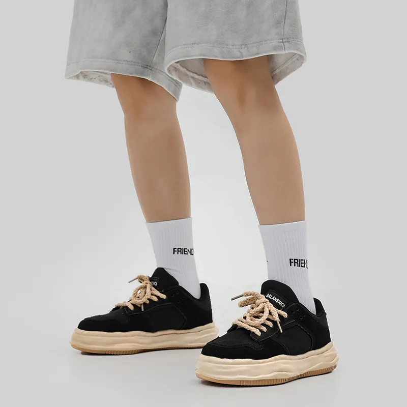 Grumpy Ram Low-Top Skateboard Shoes Unisex-3