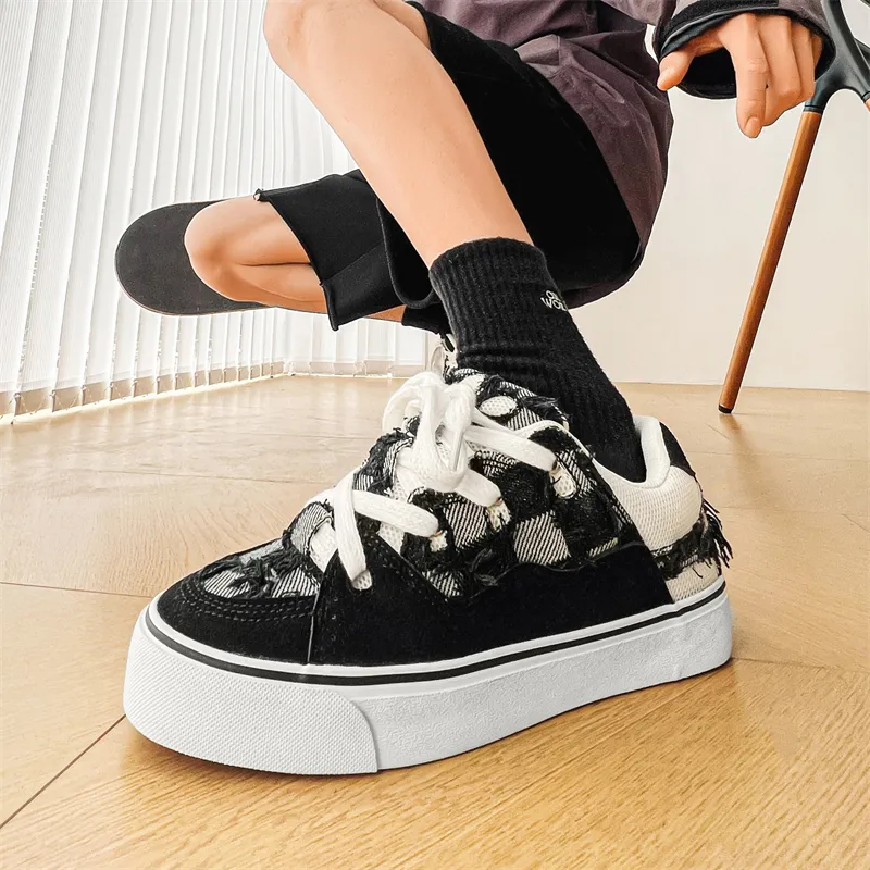 Grumpy Ram Abrasion Resistant Breathable Low Top Skateboard Shoes Unisex-1