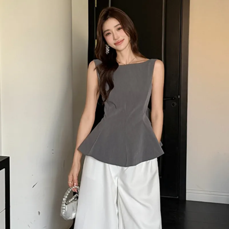 Gentle Welcome Tank Top Women's Gray-3