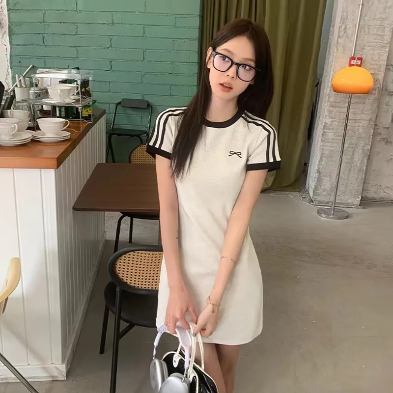 Gentle Welcome Short Sleeved Dress Women's White Gray-2