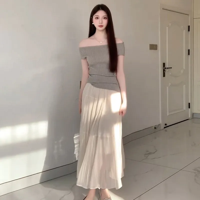 Gentle Welcome Skirt Set Women's-2