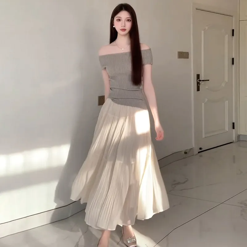 Gentle Welcome Skirt Set Women's-3