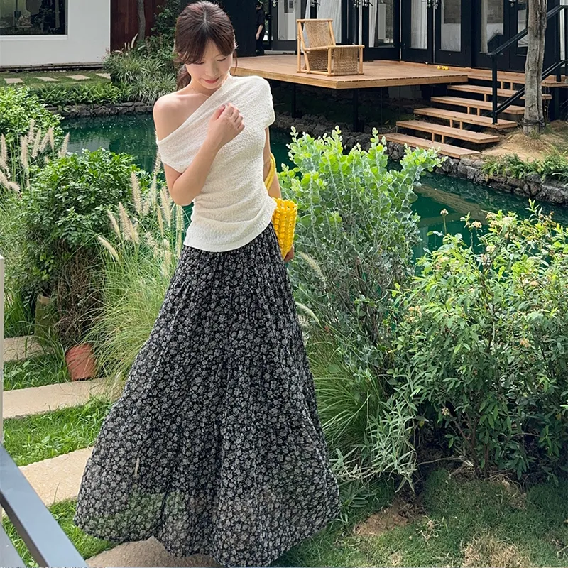 Gentle Welcome Skirt Set Women's-2