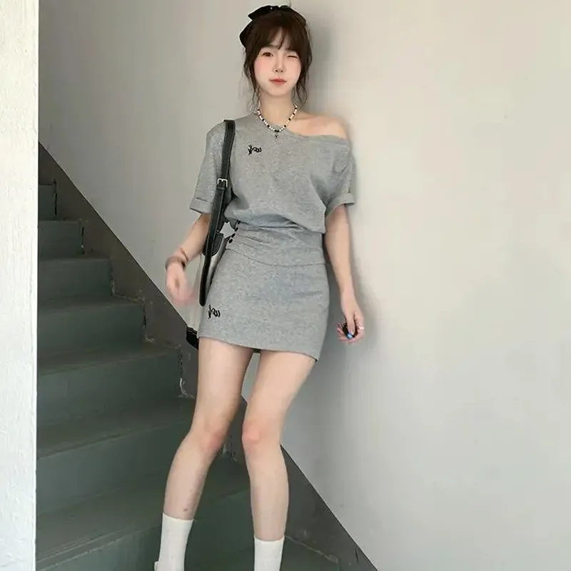 Gentle Welcome Skirt Set Women's Gray-2