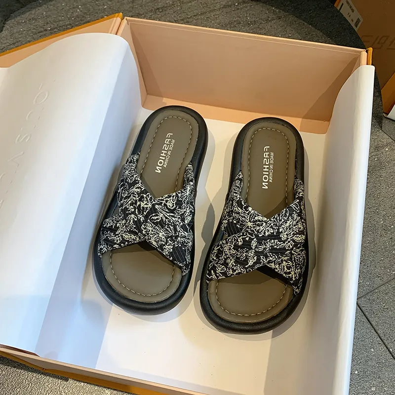Avonlee Slippers / Home Slippers-1