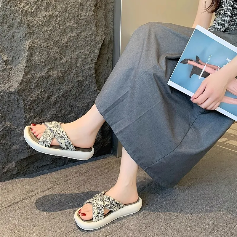 Avonlee Slippers / Home Slippers-8