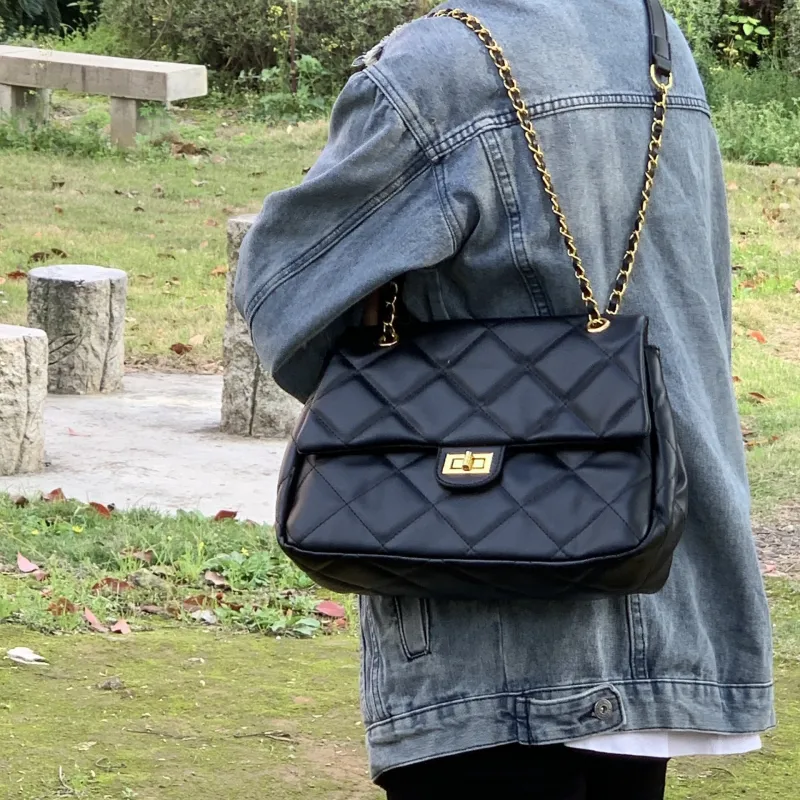 Carksky PU Shoulder Bag Regular Women's Black-5