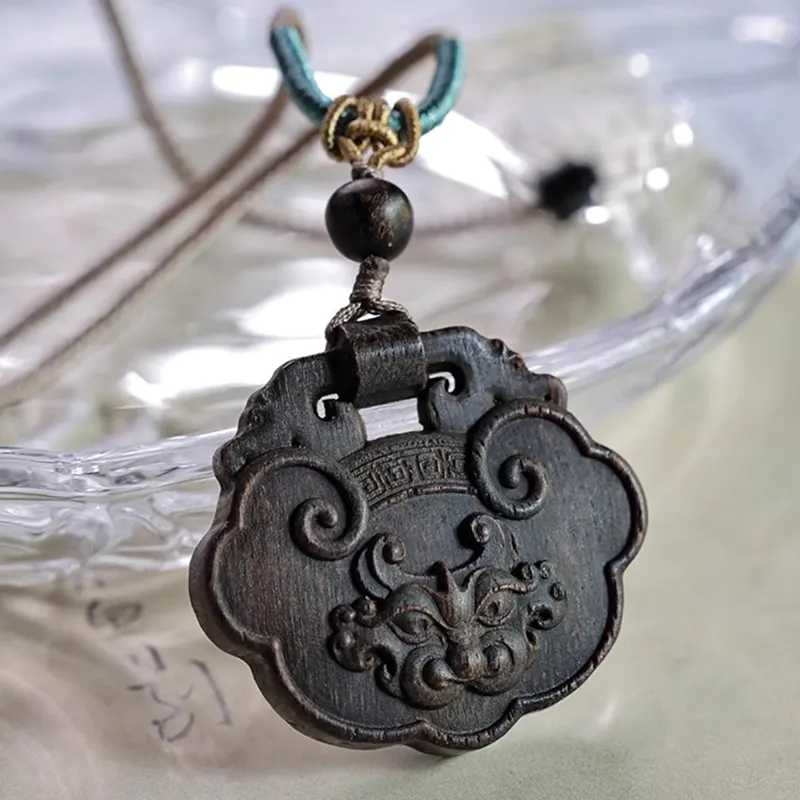 Tan Xin Sandalwood Necklaces Unisex-5