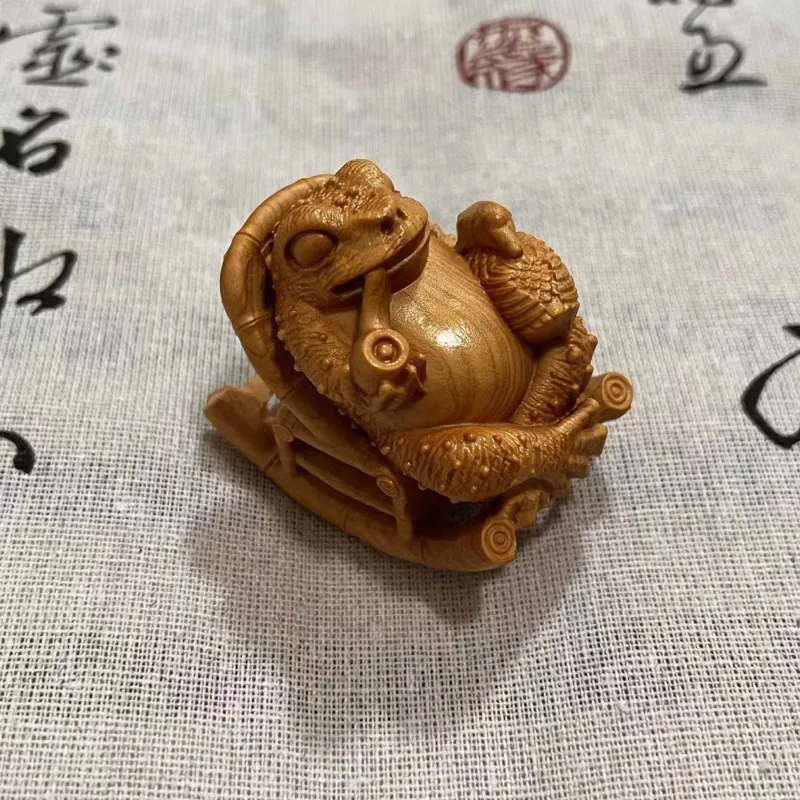 Tan Xin Golden Sandalwood Ornaments Unisex-1