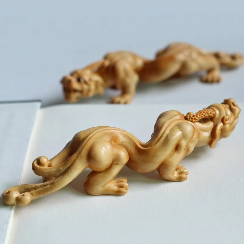 Tan Xin Thuja Wooden Ornaments Unisex-5