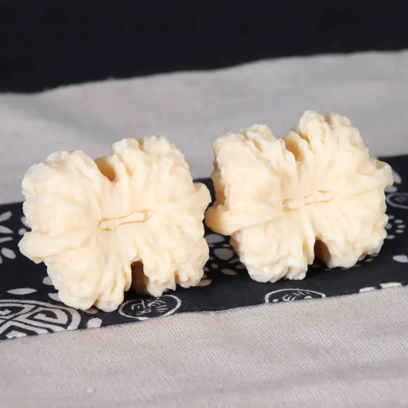 Tan Xin Ivory Nut Handlebar Piece Unisex-4