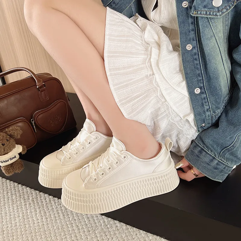 Betu Low Top Skateboard Shoes Women's-4