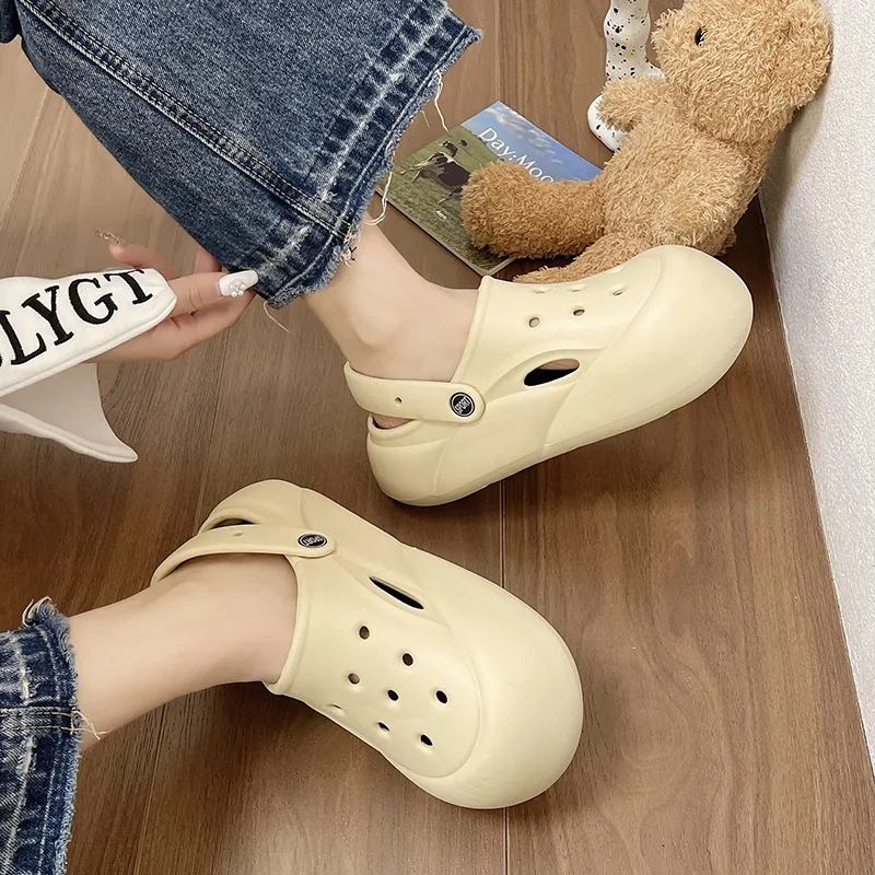 Betu Clogs Women's-11