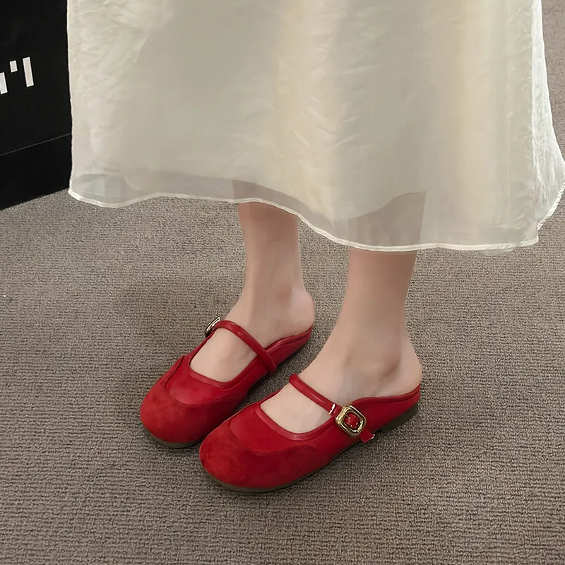 Betu Closed Toe Slippers Women's-18