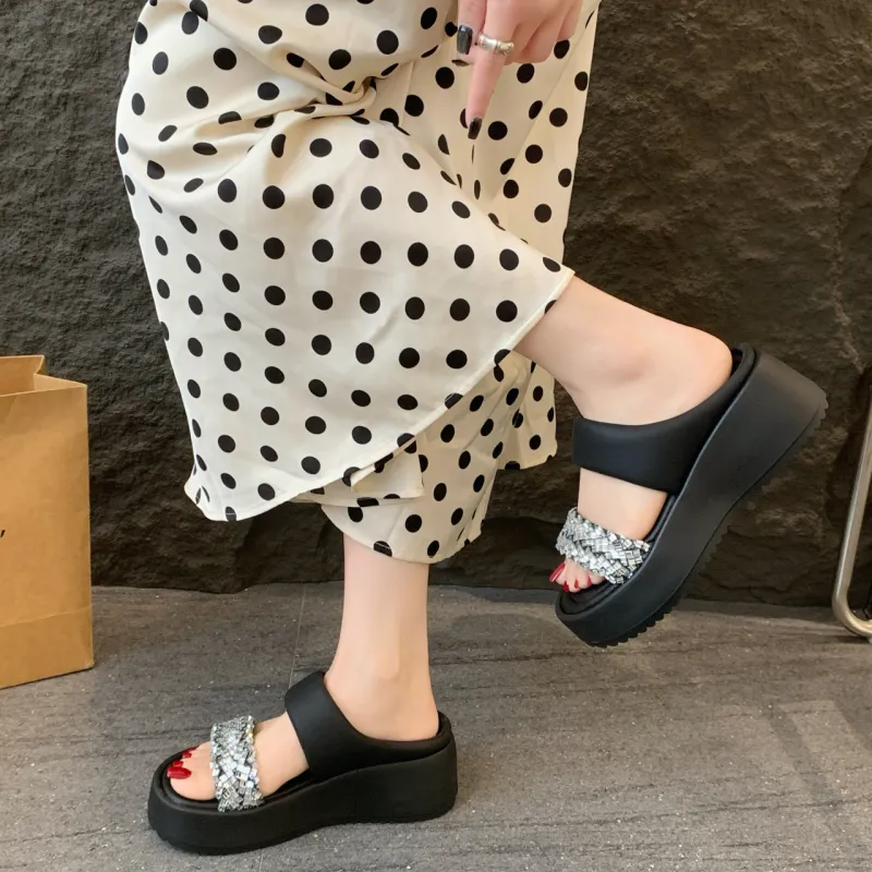 Betu Slide Slippers Women's Beige/Black-10