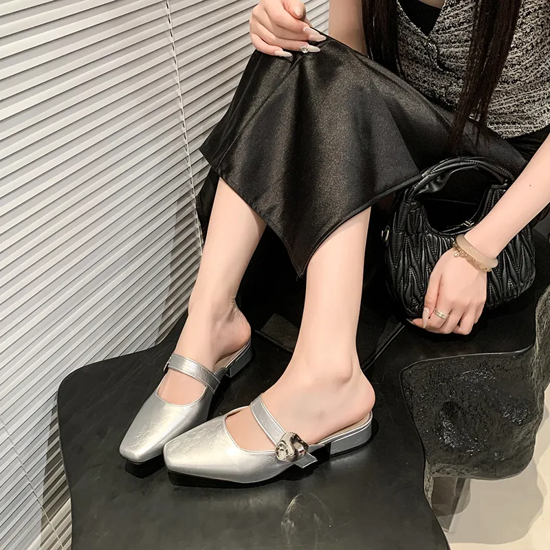 Betu Rubber Sole Closed Toe Slippers Women's-8