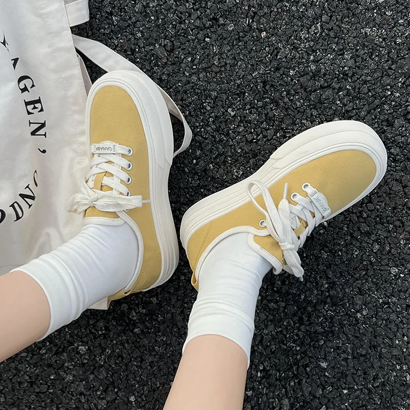 Betu Abrasion Resistant Low Top Canvas Shoes Women's-8