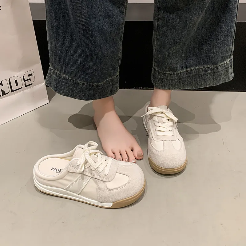 Betu Quiet Closed Toe Slippers Women's-9