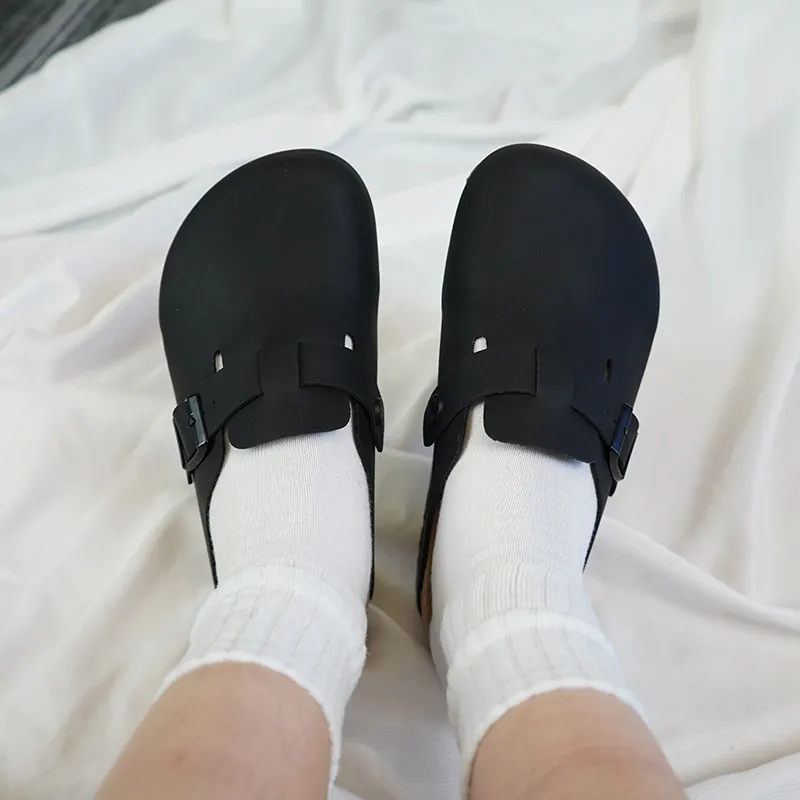 Zuogedu Abrasion Resistant Slip Resistant Closed Toe Slippers Unisex Black Leather-1