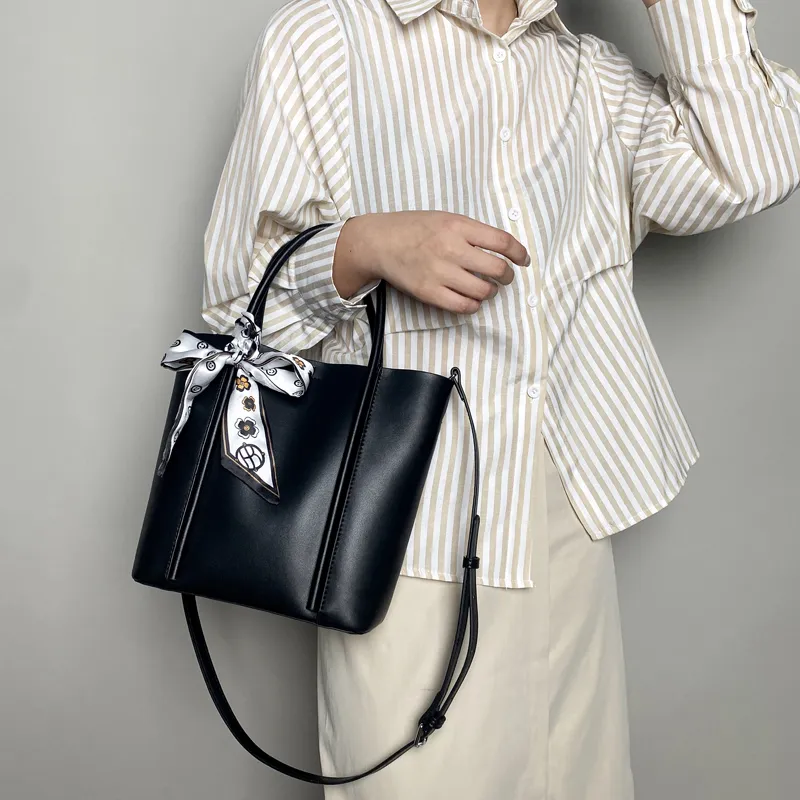 Fitchell Versatile Cow Leather Crossbody Bag Niche Design Commute Handbag Shoulder Bag Women's-14