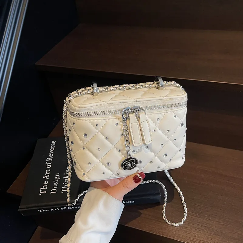 Fitchell Crossbody Bags-13