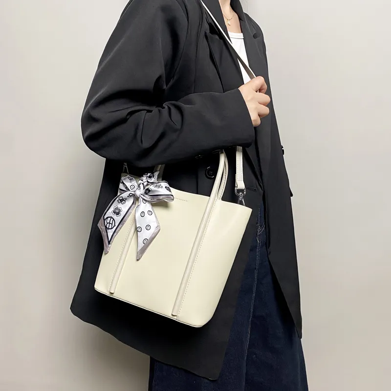 Fitchell Versatile Cow Leather Crossbody Bag Niche Design Commute Handbag Shoulder Bag Women's-5