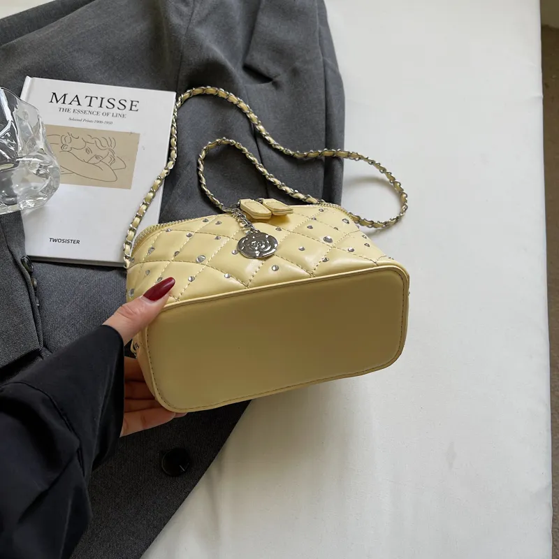 Fitchell Crossbody Bags-3