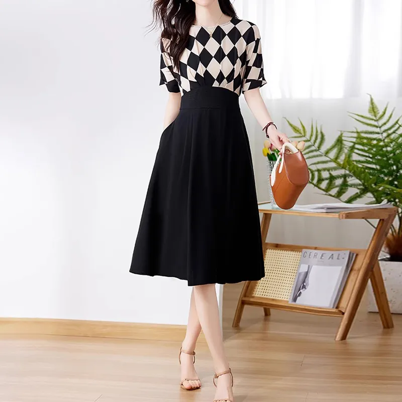 Mapping Short Sleeved Dresses Women's Black White Diamond Pattern-4