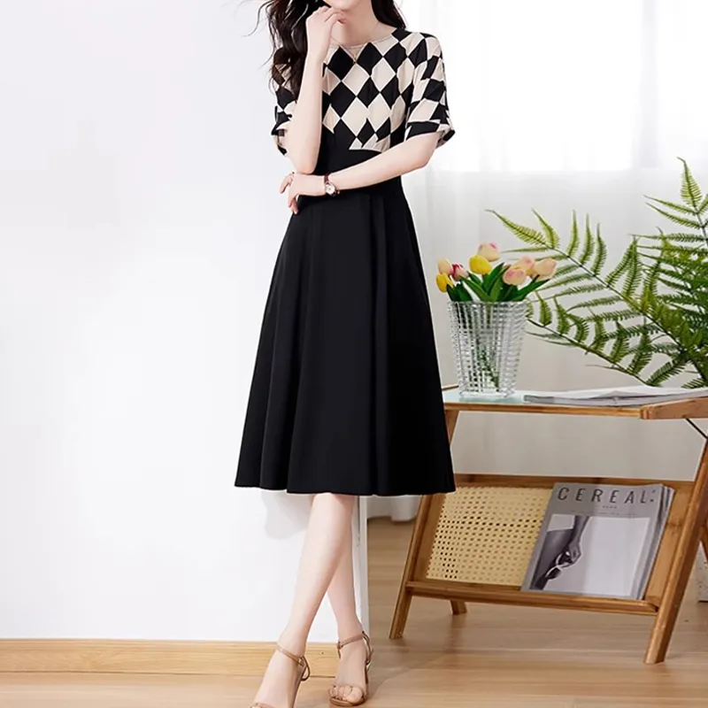 Mapping Short Sleeved Dresses Women's Black White Diamond Pattern-5