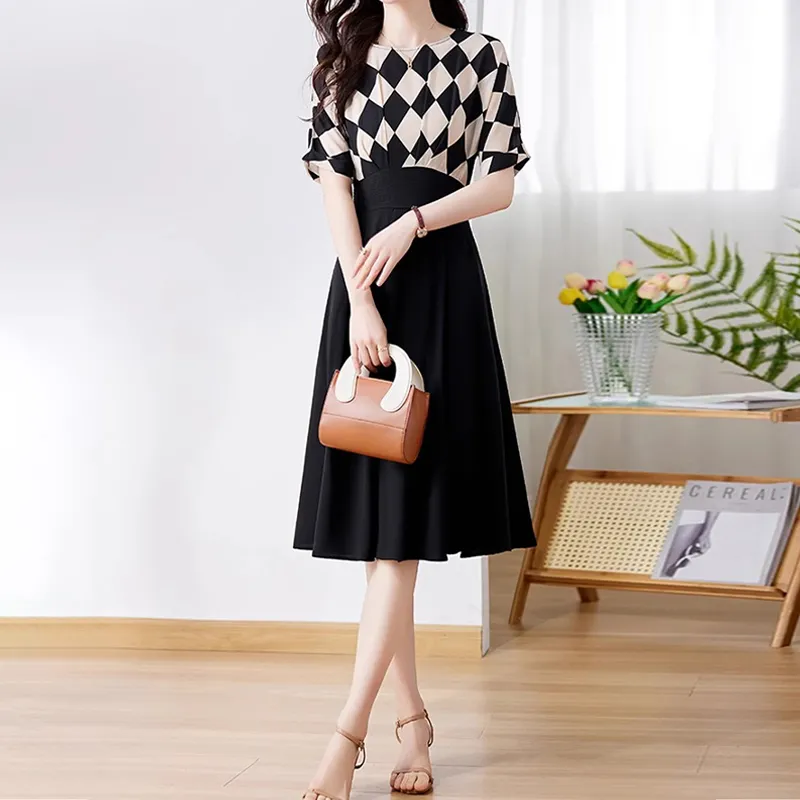 Mapping Short Sleeved Dresses Women's Black White Diamond Pattern-3