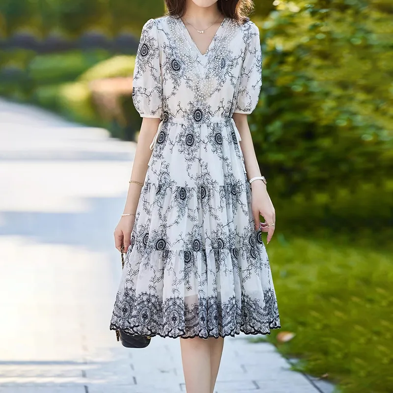 Mapping Short-Sleeved Dresses Women's White Base Black Floral-3
